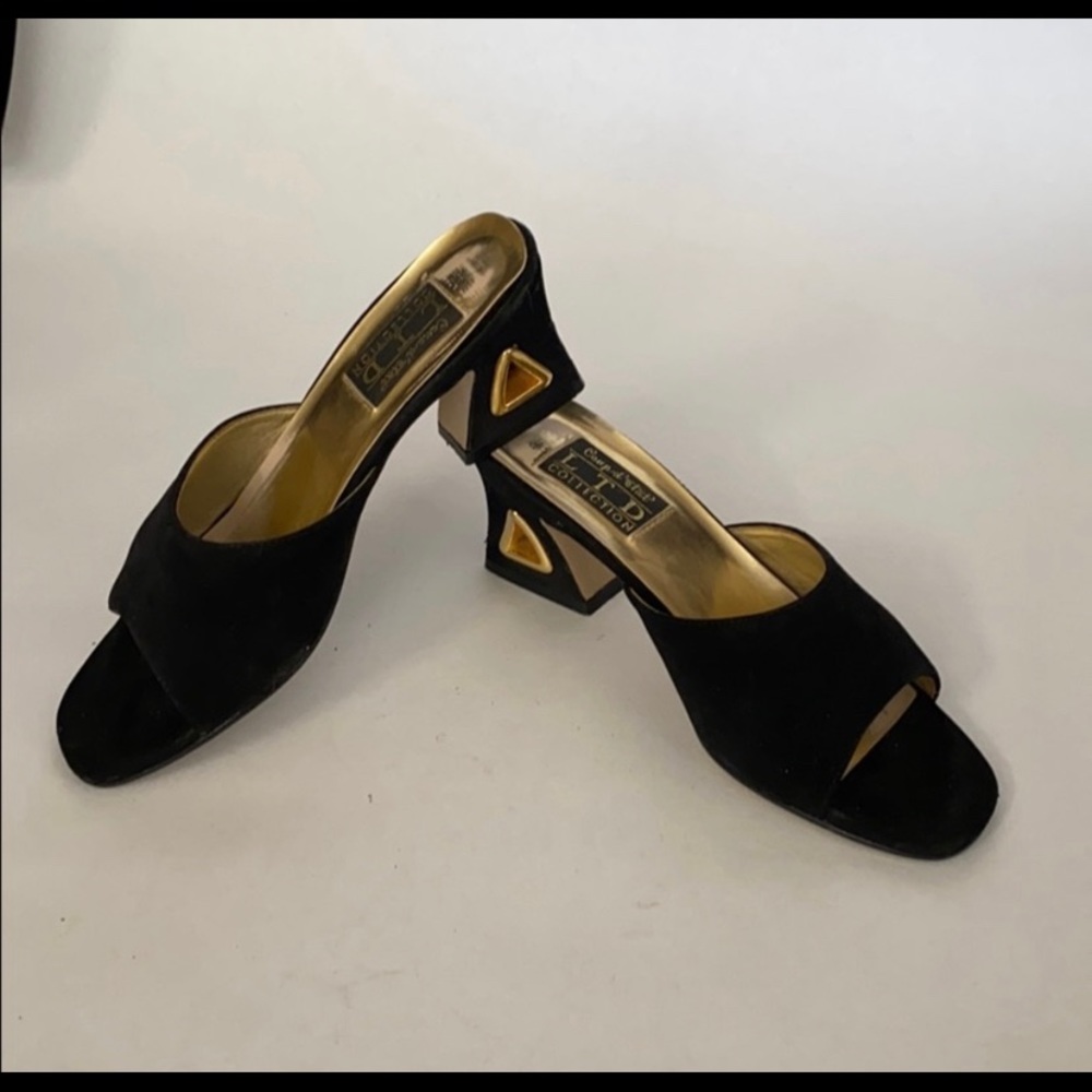 Cute black shoes